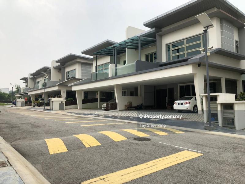 Rumah Berkembar untuk Dijual di Taman Bukit Serdang, Seri Kembangan oleh Tey Siew Zing - iProperty.com.my