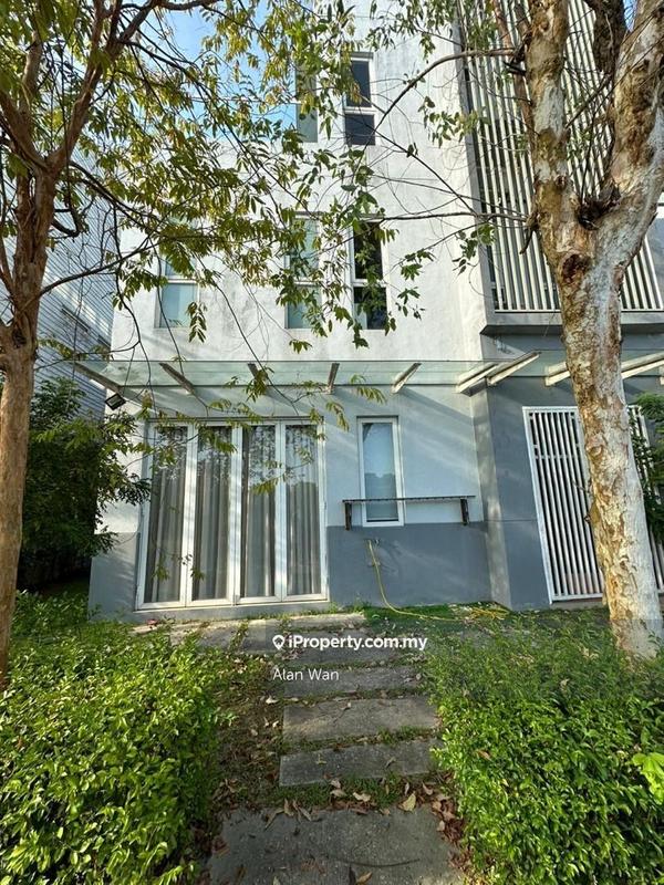 Bungalow House untuk Dijual di Lakefront Villa, Cyberjaya oleh Alan Wan - iProperty.com.my