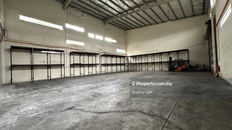 For Rent - 1.5 Storey Semi-D 200amps Semenyih Industrial Park