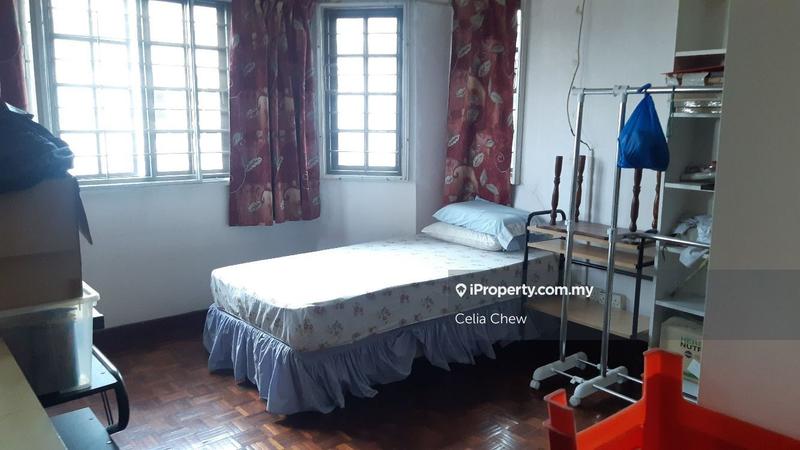 Rumah Berkembar untuk Dijual di Seksyen 22, Damansara Jaya, Petaling Jaya oleh Celia Chew - iProperty.com.my