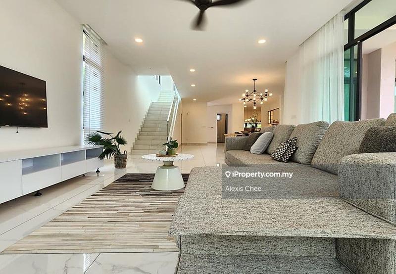 Bungalow House for Sale in Hilltop Mansions, Meru Valley Golf Resort, Ipoh by Alexis Chee - iProperty.com.my