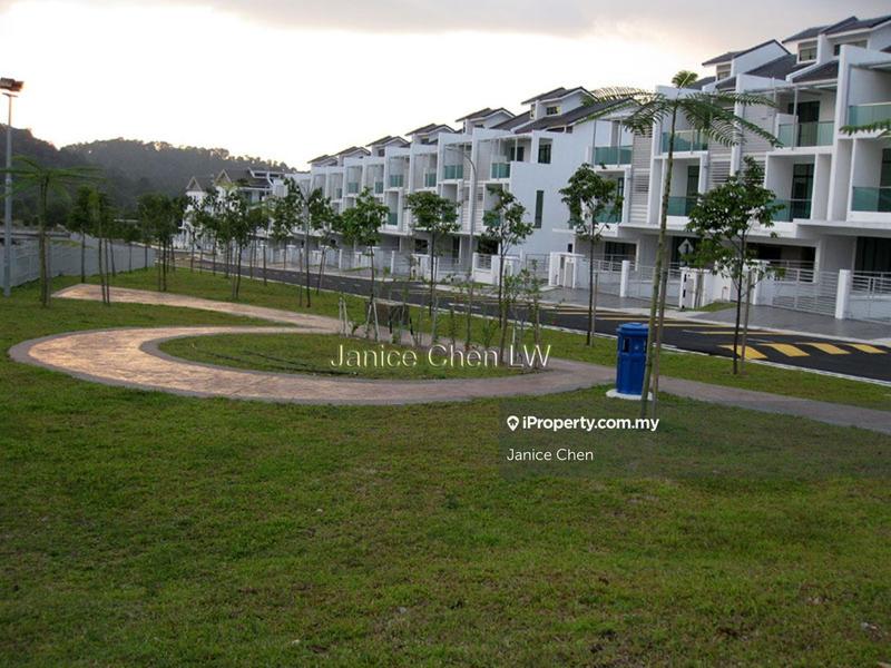 Rumah Berangkai 2 Tingkat untuk Dijual di Kinrara Residence, Bandar Kinrara, Puchong oleh Janice Chen - iProperty.com.my