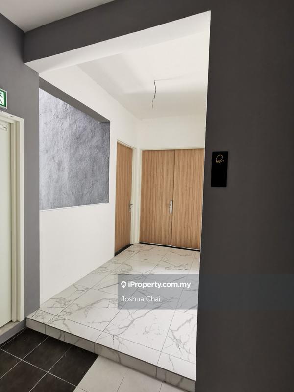 Kondominium untuk Dijual di QuayWest Residence oleh Joshua Chai - Bright and Spacious foyer to entrance door - iProperty.com.my