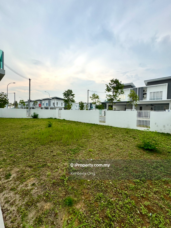 Rumah Berangkai 2 Tingkat untuk Dijual di Bayu Sutera, Bandar Sri Sendayan, Bandar Sri Sendayan oleh Kimberly Ong - iProperty.com.my