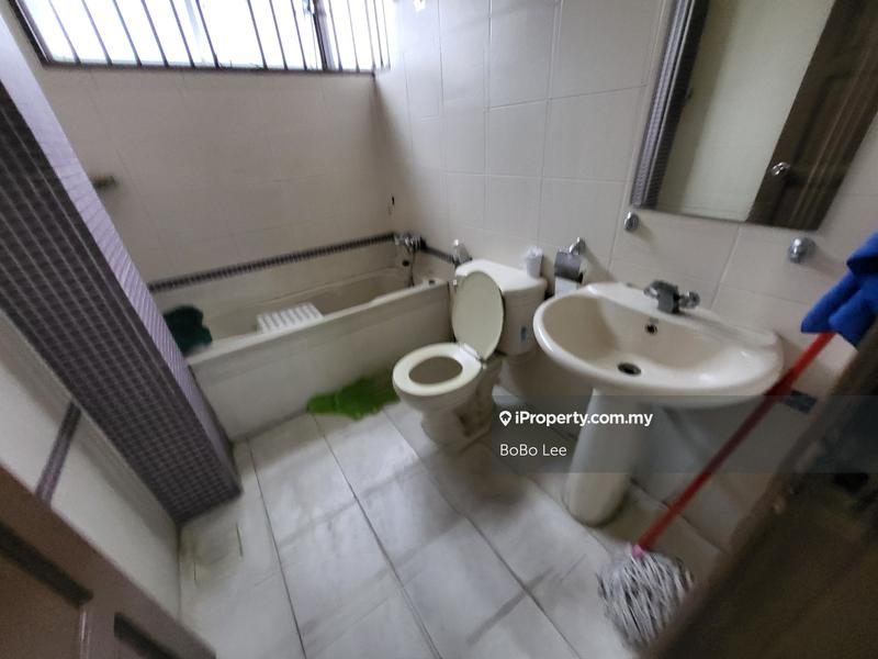 3-storey Terraced House for Sale in Taman Overseas Union (Taman Oug), Jalan Klang Lama (Old Klang Road) by BoBo Lee - iProperty.com.my