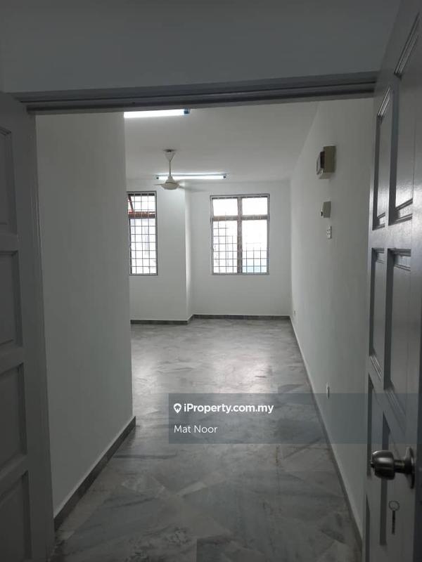Pangsapuri untuk Dijual di Ilham Apartment oleh Mat Noor - iProperty.com.my