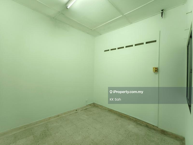 Rumah Berangkai 1 Tingkat untuk Dijual di Taman Desa Semenyih, Semenyih oleh KK Sah - Interior - iProperty.com.my