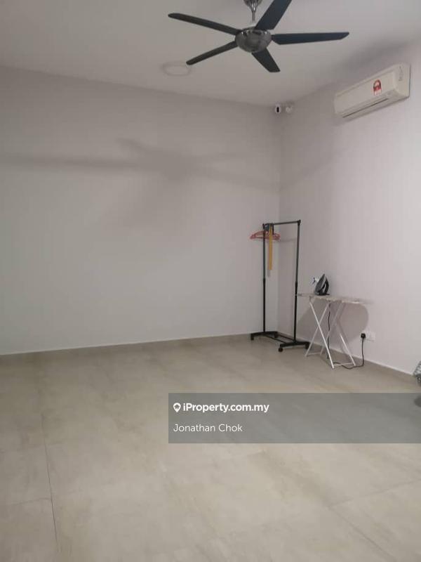 Rumah Berangkai 3 Tingkat untuk Dijual di Taman Puncak Jalil, Seri Kembangan oleh Jonathan Chok - iProperty.com.my