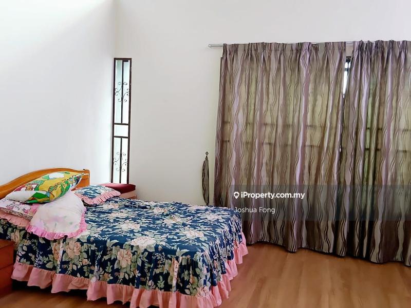 Rumah Berkembar untuk Dijual di Bandar Kinrara Seksyen 1, Bandar Kinrara oleh Joshua Fong - iProperty.com.my