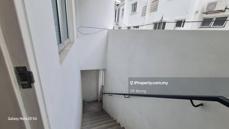 3-storey Terraced House for Sale in Bayu Heights 2 Serdang Seri Kembangan, Seri Kembangan by SR Wong - iProperty.com.my