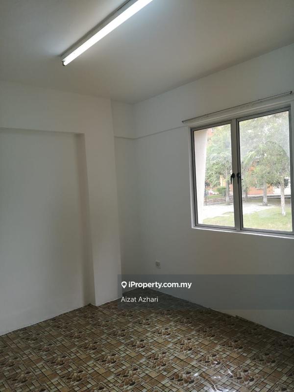 Flat for Sale in Putra Damai by Aizat Azhari - iProperty.com.my