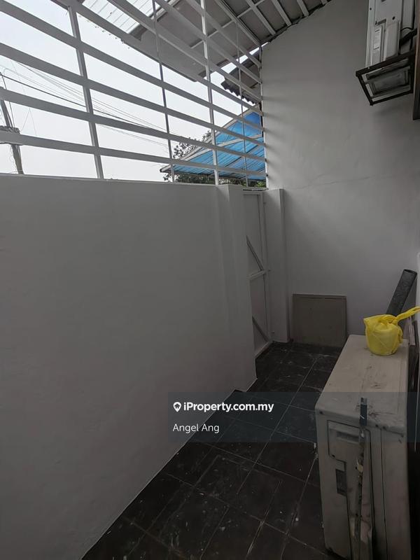 Rumah Berangkai 2 Tingkat untuk Dijual di Taman Sri Putra Mas, Sungai Buloh oleh Angel Ang - iProperty.com.my