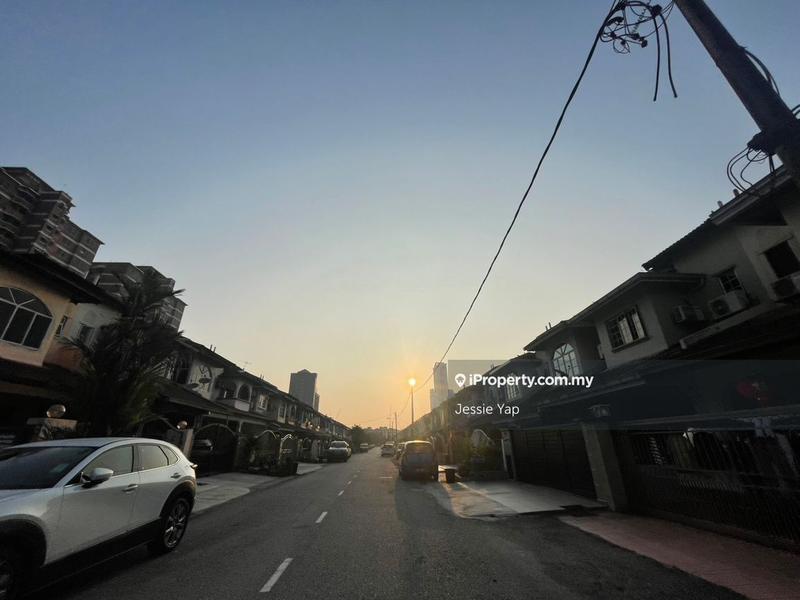 Rumah Teres 2-Tingkat untuk Dijual di Serdang, Seri Kembangan oleh Jessie Yap - iProperty.com.my