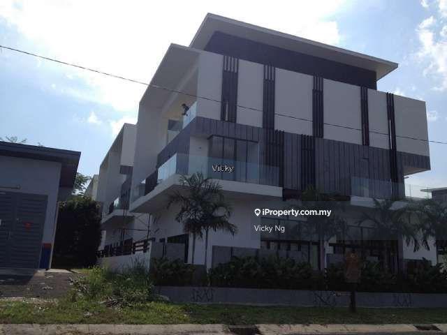 Banglo untuk Dijual di Perdana Lakeview East, Cyberjaya oleh Vicky Ng - iProperty.com.my