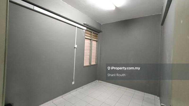 Apartment for Sale in Pangsapuri Putra Raya by Sharil Routh - iProperty.com.my