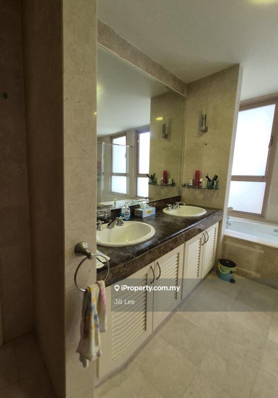 For Sale - Hampshire Park Condominium