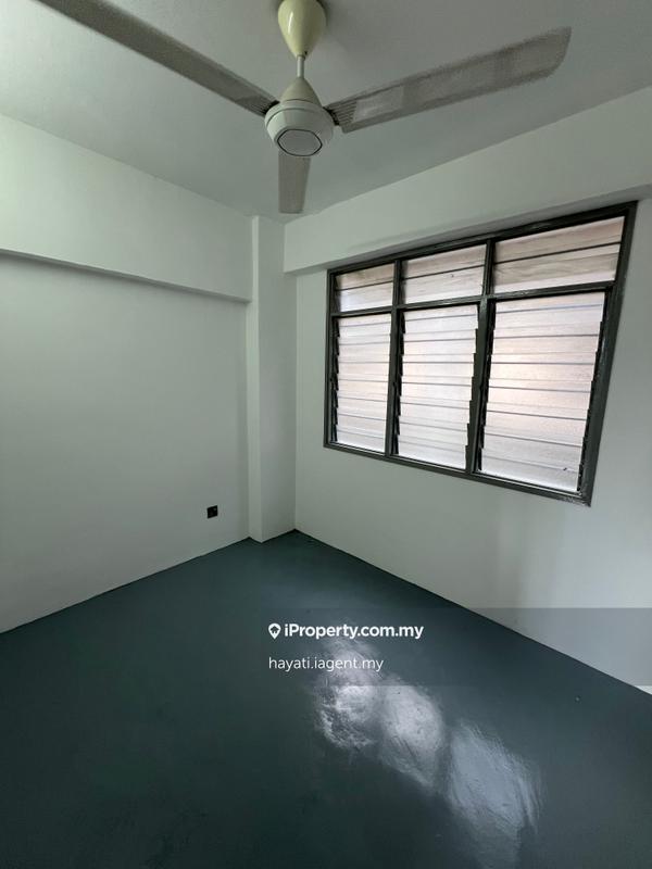 Apartment for Sale in Pangsapuri Dahlia Court by hayati.iagent.my - iProperty.com.my