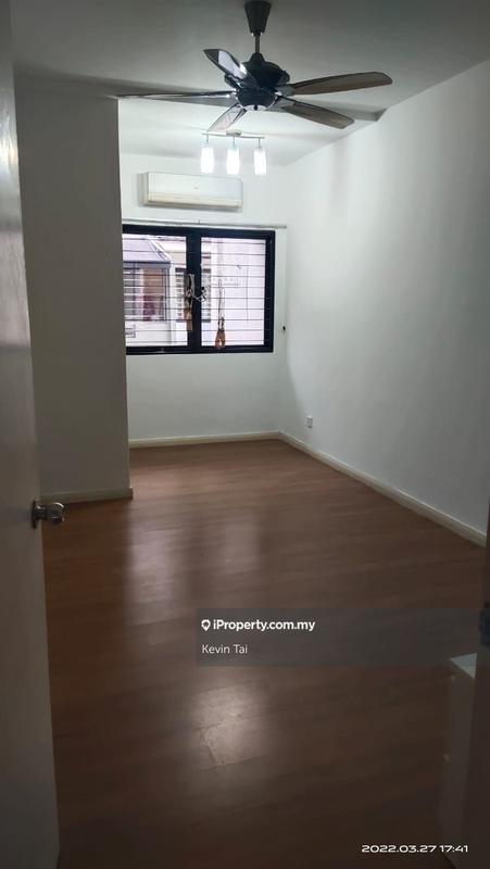 3-storey Terraced House for Sale in Meadow Lakefields, Sg Besi, Sungai Besi by Kevin Tai - iProperty.com.my