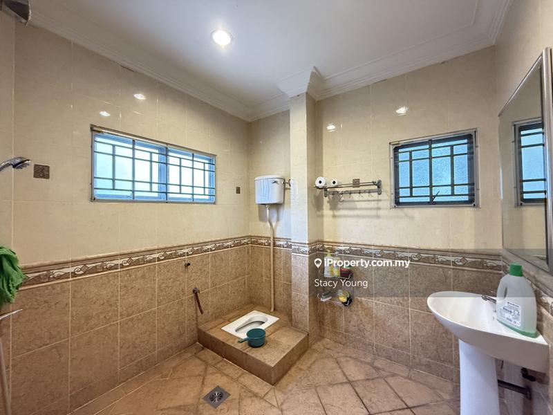 Bungalow House for Sale in Country Heights, Kajang by Stacy Young - iProperty.com.my