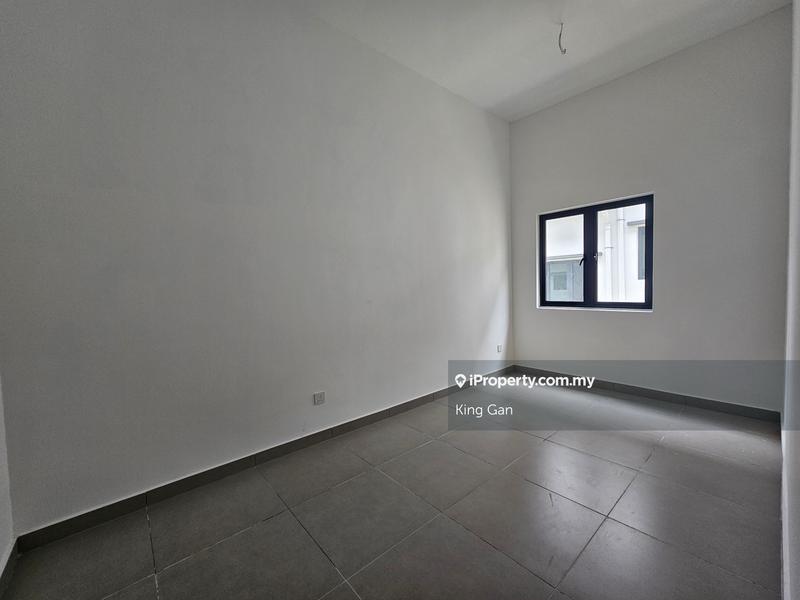 Rumah Berangkai 3 Tingkat untuk Dijual di Batu 9, Cheras oleh King Gan - iProperty.com.my