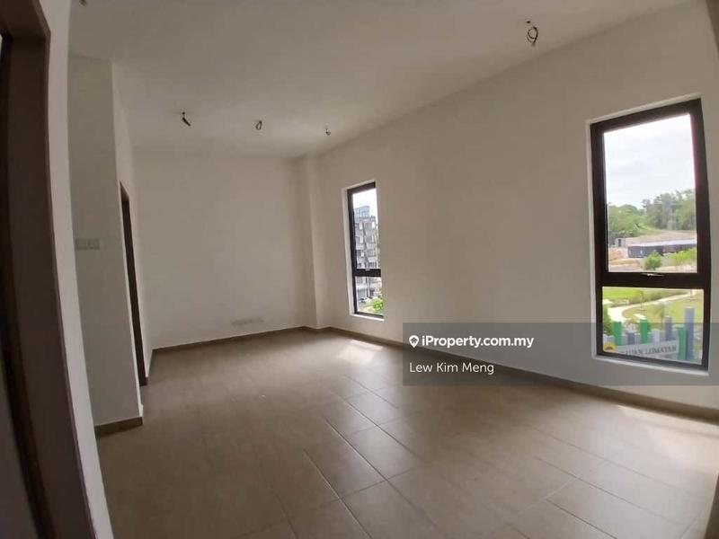 Rumah Berangkai 3 Tingkat untuk Dijual di Taman Naga Emas, Salak South oleh Lew Kim Meng - iProperty.com.my