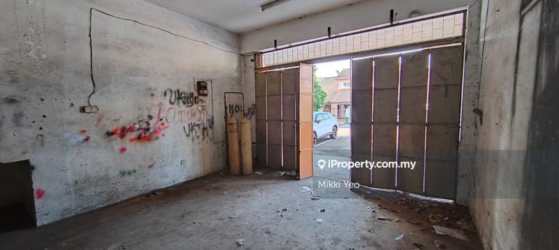 Kedai untuk Dijual di Taman Megah Ria, Masai oleh Mikki Yeo - iProperty.com.my