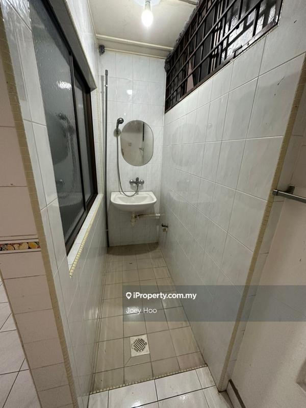 Rumah Teres 2-Tingkat untuk Dijual di Taman Overseas Union (Taman Oug), Jalan Klang Lama (Old Klang Road) oleh Joey Hoo - iProperty.com.my