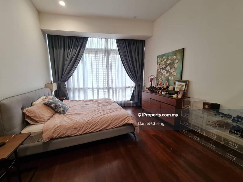 For Sale - Banyan Tree Signatures