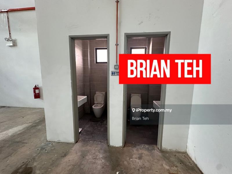 For Rent - 1.5 Storey Semi D Light Industrial Factory Rent at Permatang Tinggi