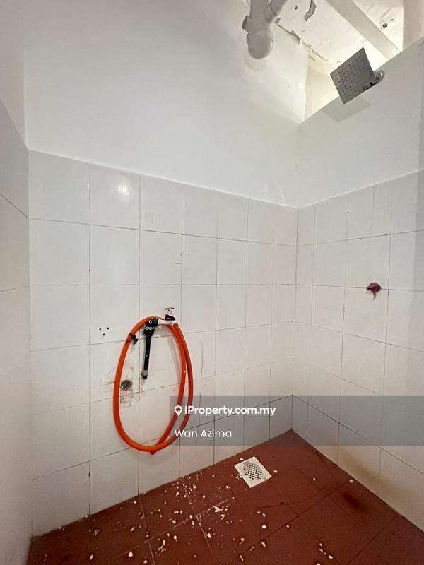 Flat for Sale in Taman Industrial Lembah Jaya Flat by Wan Azima - Bathroom - iProperty.com.my