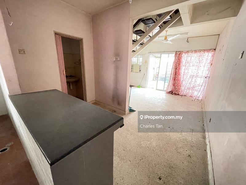 Rumah Berangkai 2 Tingkat untuk Dijual di SS19, Subang Jaya oleh Charles Tan - iProperty.com.my