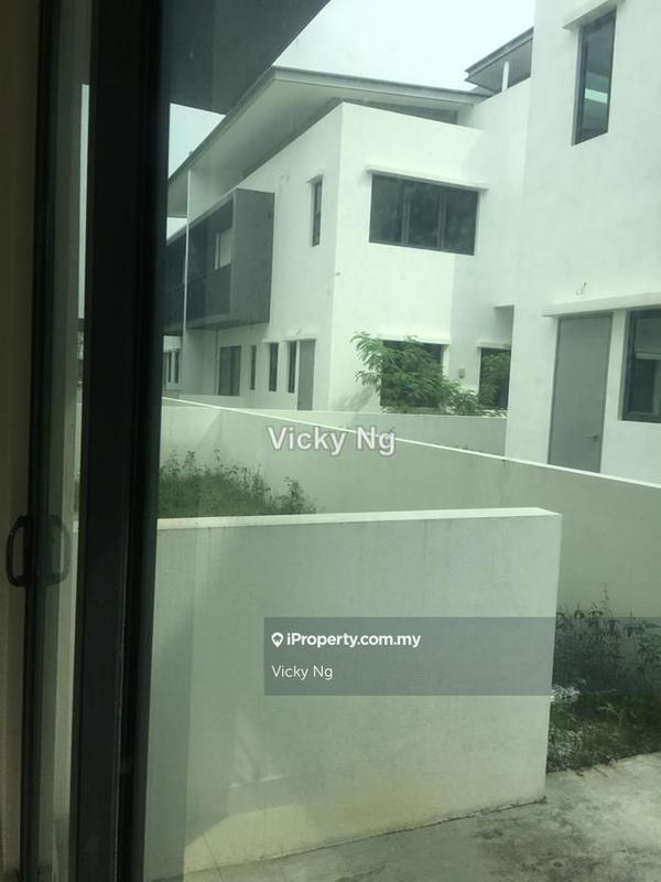 Semi-Detached House for Sale in Puchong, Selangor by Vicky Ng - iProperty.com.my