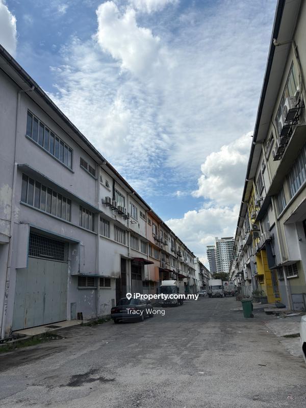Kilang Teres untuk Dijual di 0afz8, Subang Jaya oleh Tracy Wong - iProperty.com.my