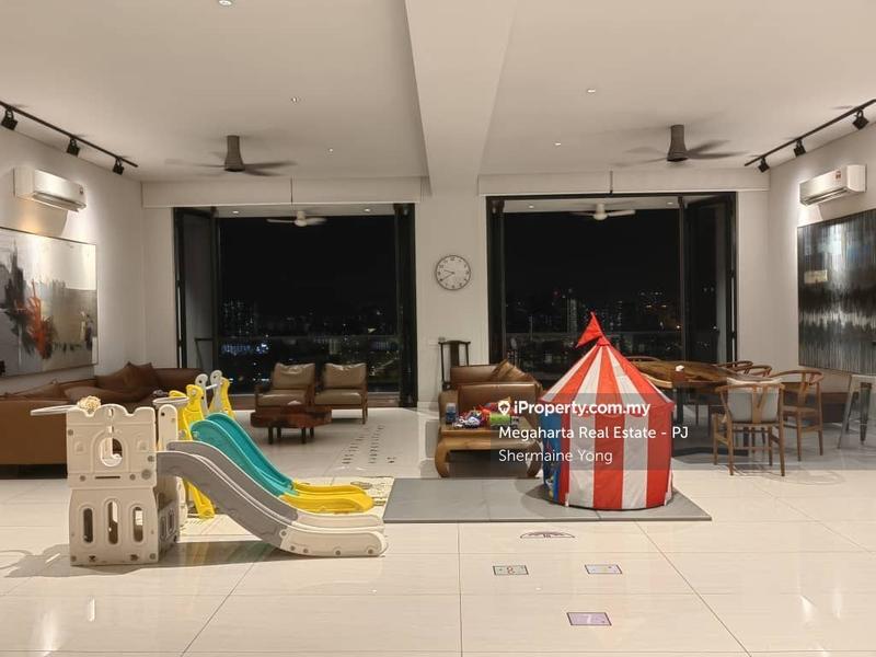 For Sale - Dua Menjalara