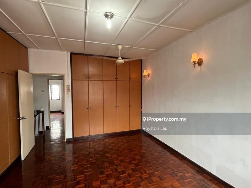 Rumah Berangkai 2 Tingkat untuk Dijual di Bandar Country Homes, Rawang oleh Royston Lau - iProperty.com.my