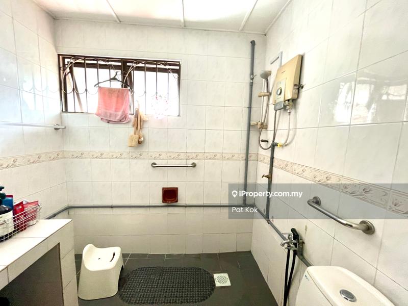 2-storey Terraced House for Sale in Taman Tun Dr Ismail, Kuala Lumpur by Pat Kok - Bathroom - iProperty.com.my