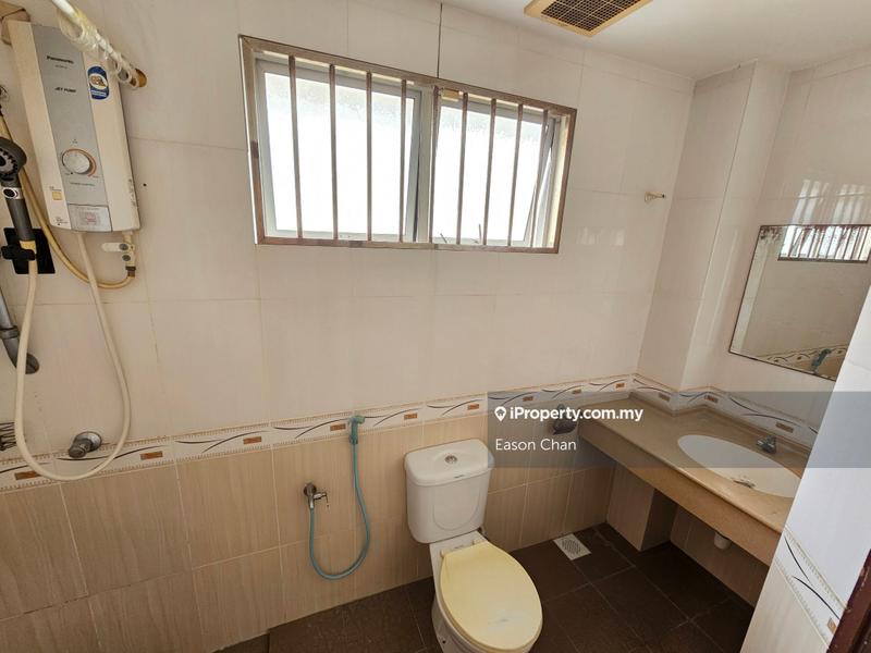 Rumah Teres 3-Tingkat untuk Dijual di Batu 9, Cheras oleh Eason Chan - iProperty.com.my