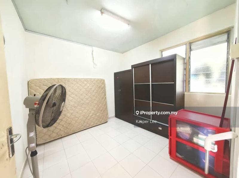 Flat for Sale in Flat Taman Ungku Tun Aminah by Kasper Lee - iProperty.com.my