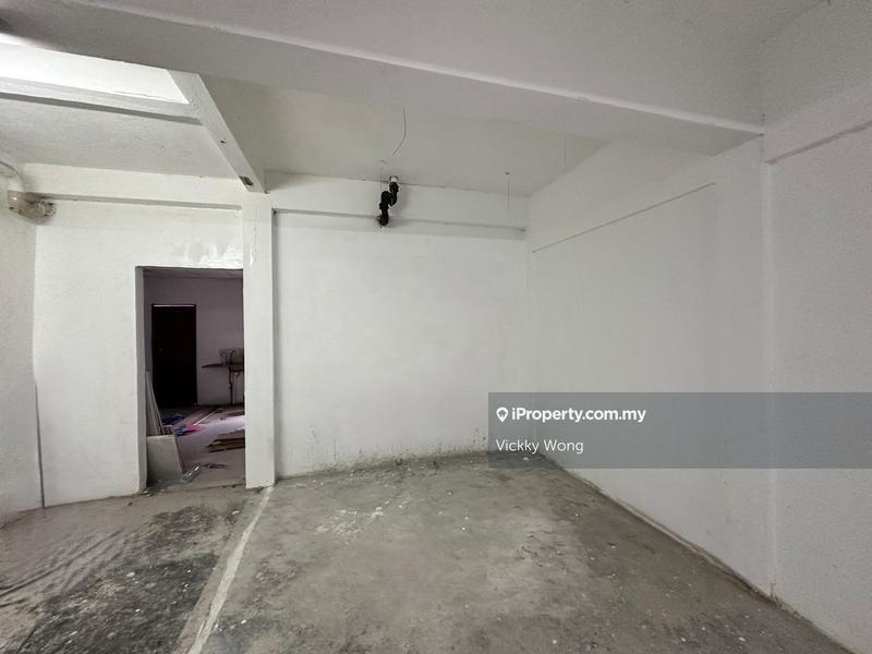Shop for Sale in Taman Dagang Permai, Ampang by Vickky Wong - iProperty.com.my