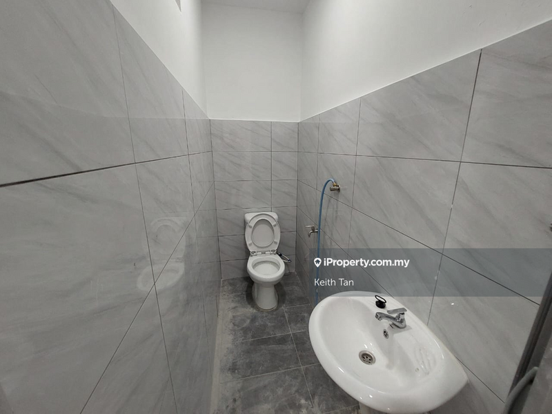 1-storey Terraced House for Sale in Taman Ayer Keroh Heights, Ayer Keroh by Keith Tan - iProperty.com.my