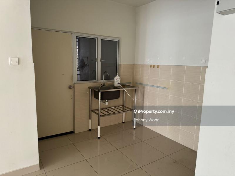 Service Residence for Sale in Maxim Residences by Johnny Wong - iProperty.com.my
