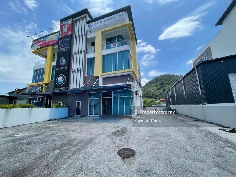 For Rent - Kepong, Desa Aman 3.5 Storey Semi D Factory