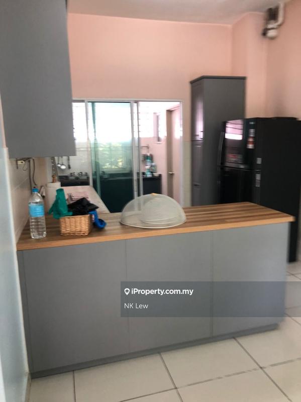 Kondominium untuk Dijual di Bayan Villa, Seri Kembangan oleh NK Lew - iProperty.com.my