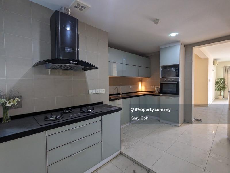 For Sale - Ara Hill Condominium