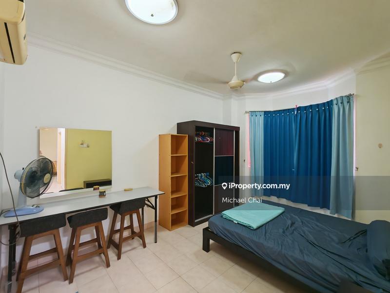 For Rent - Koi Tropika