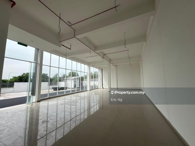 For Rent - Grand Corporate Showroom with Main Road Frontage