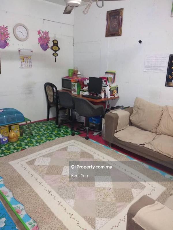 For Sale - Kelumpuk Pinang