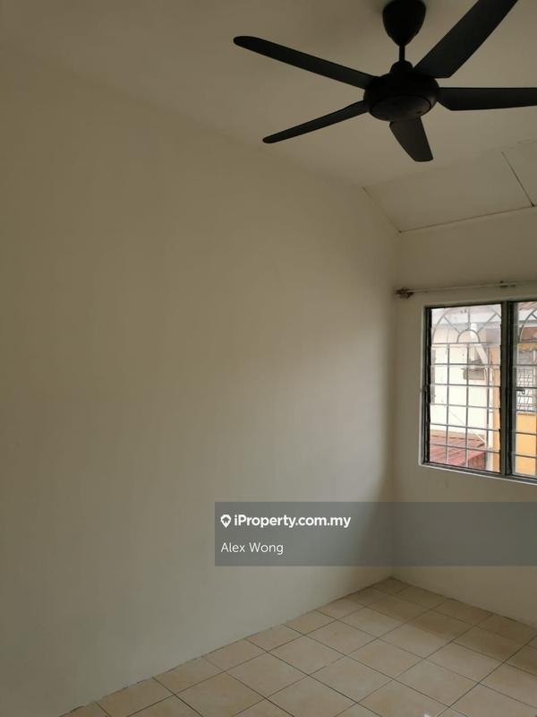 2-storey Terraced House for Sale in seri kembangan, taman lestari putra, Seri Kembangan by Alex Wong - iProperty.com.my