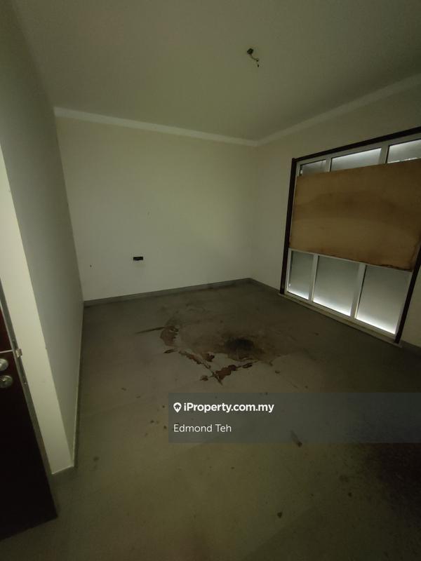 Bungalow House for Sale in Taman Overseas Union (Taman Oug), Jalan Klang Lama (Old Klang Road) by Edmond Teh - iProperty.com.my