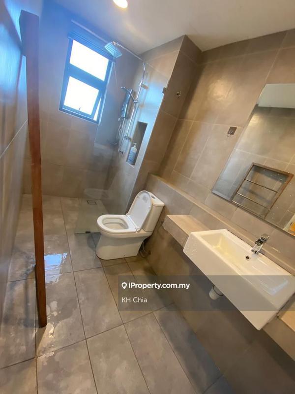 Kediaman Servis untuk Dijual di Timur Bay Seafront Residence oleh KH Chia - iProperty.com.my